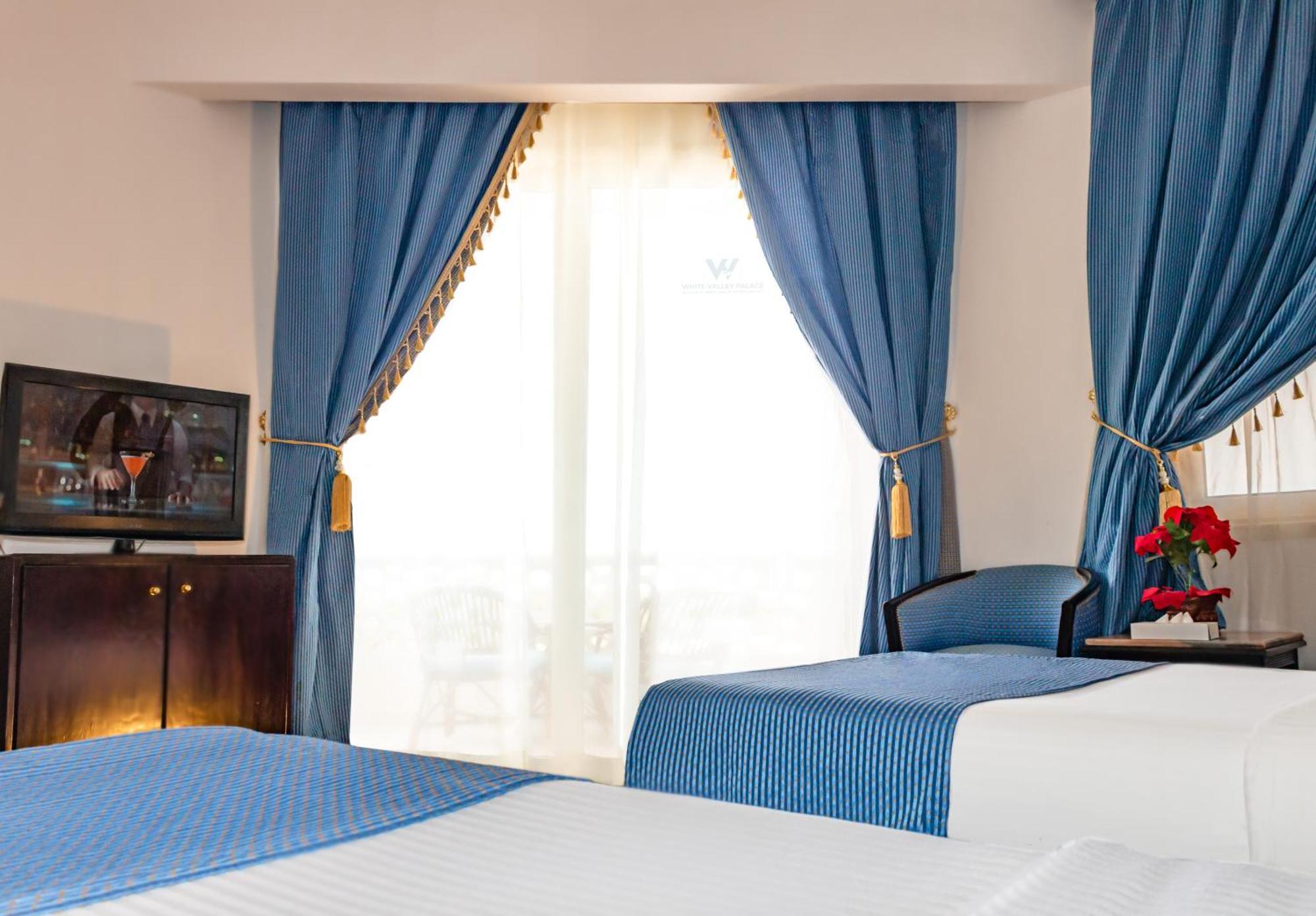 The Palace Beach Hotel Хургада Екстериор снимка