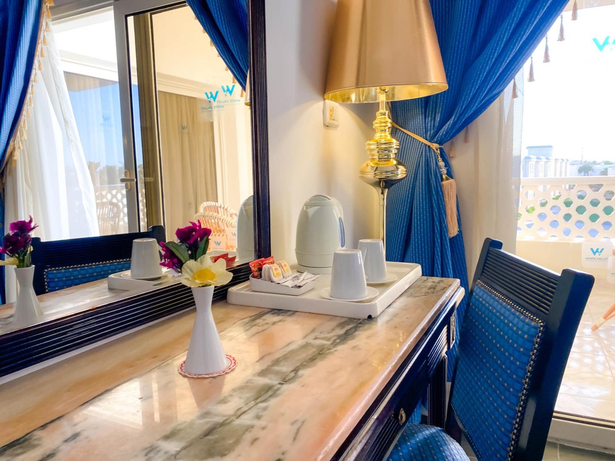 The Palace Beach Hotel Хургада Екстериор снимка