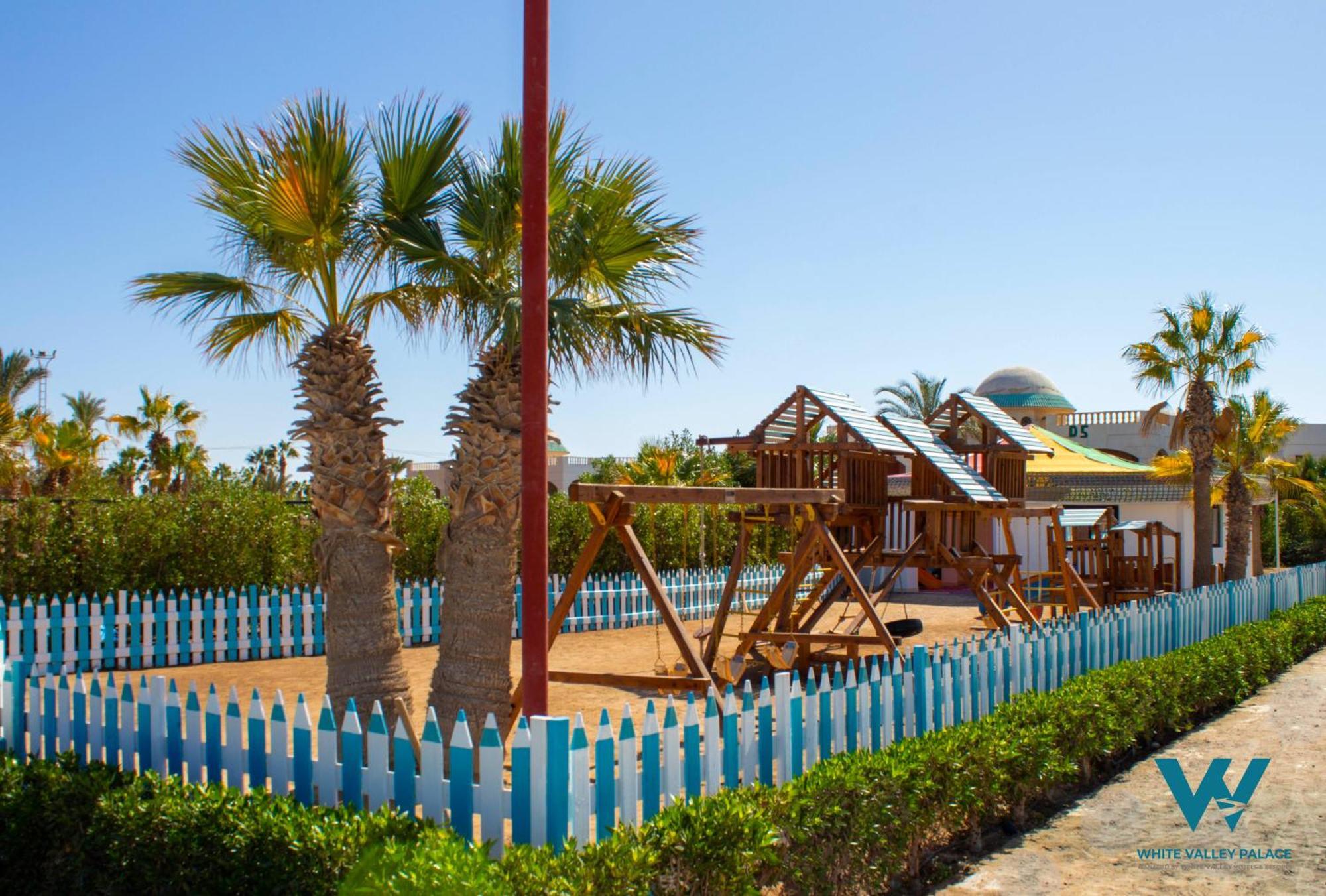 The Palace Beach Hotel Хургада Екстериор снимка