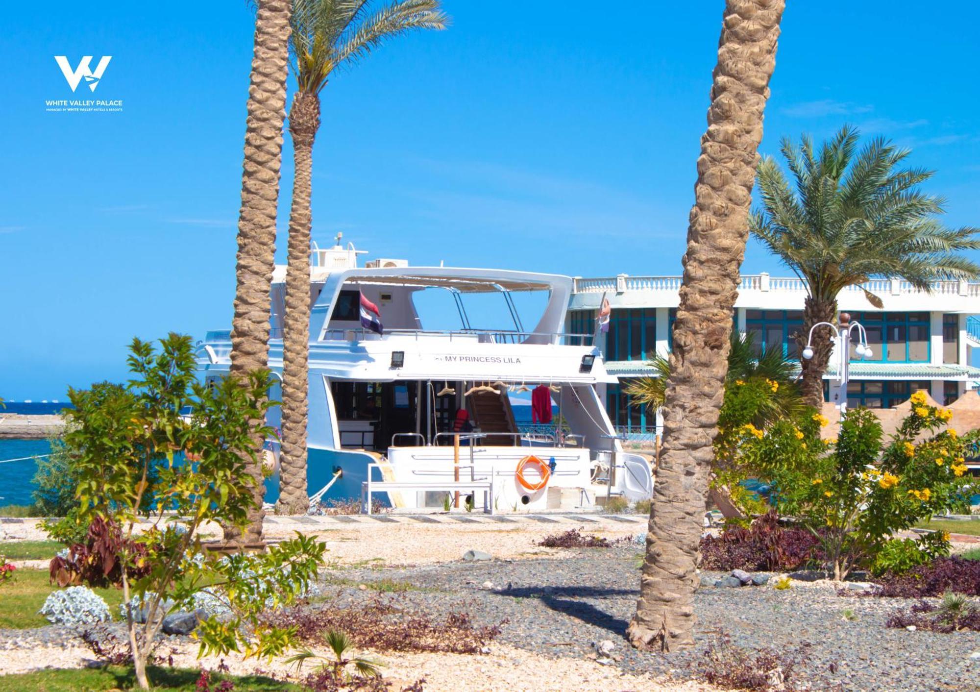 The Palace Beach Hotel Хургада Екстериор снимка