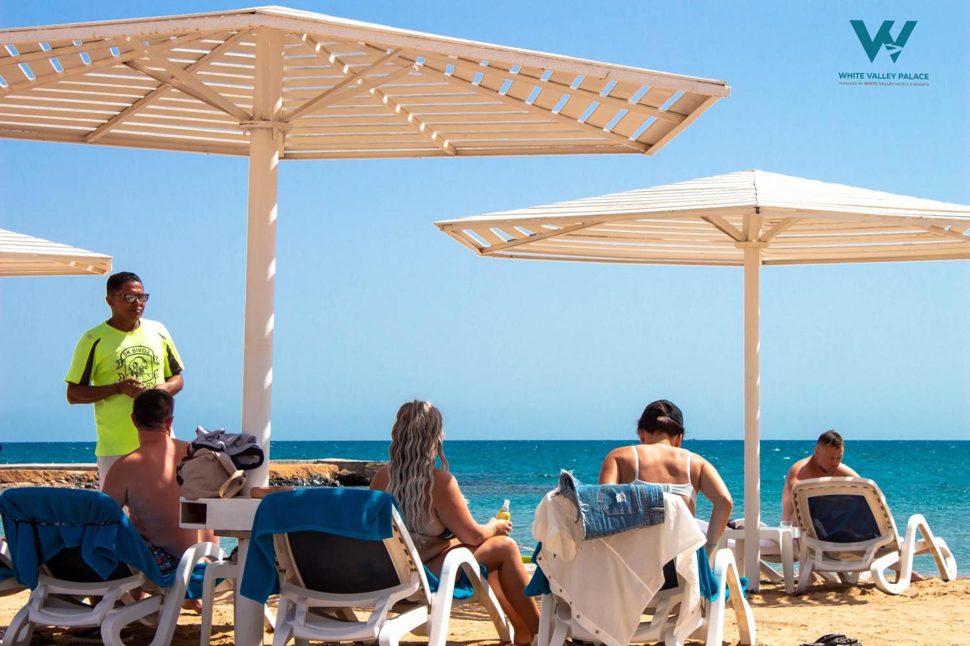 The Palace Beach Hotel Хургада Екстериор снимка