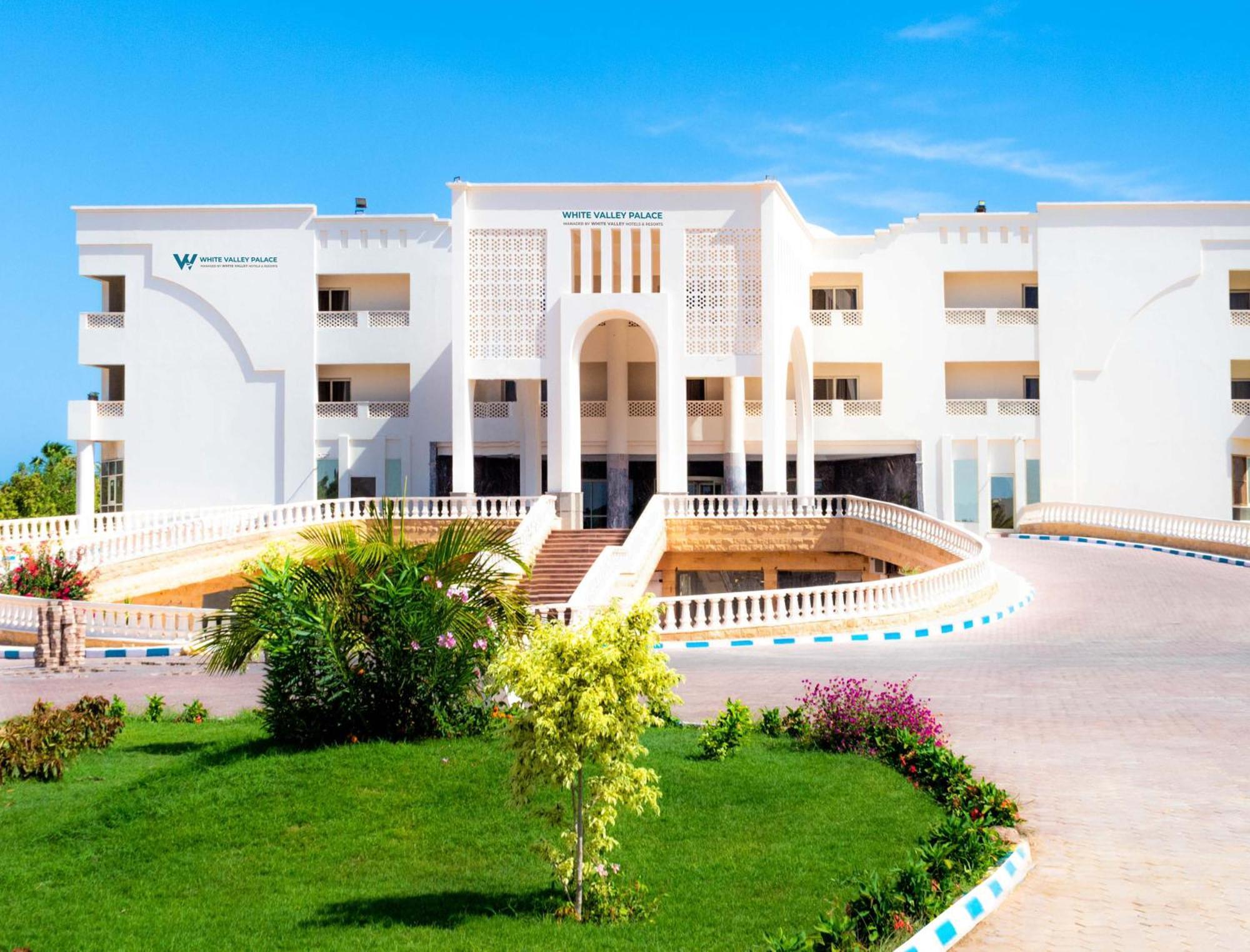 The Palace Beach Hotel Хургада Екстериор снимка